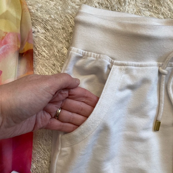 2 for 1 Bundle Liz Claiborne Floral Skirt White Capri Pant Gold Tone - Picture 9 of 11